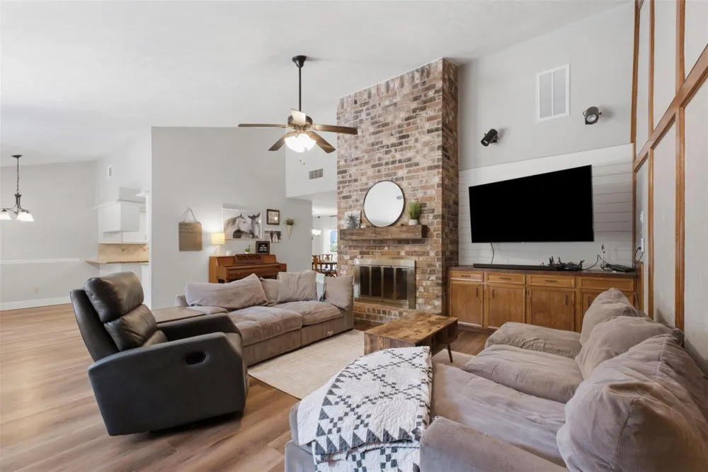 2218 Silver Falls Drive Kingwood, TX 77339