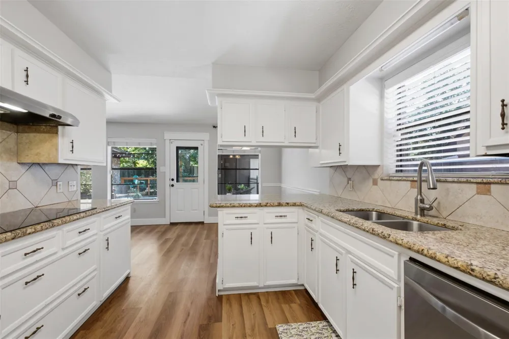 2218 Silver Falls Drive Kingwood, TX 77339