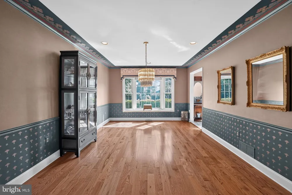 721 BUCKLEY ROAD Blue Bell, PA 19422