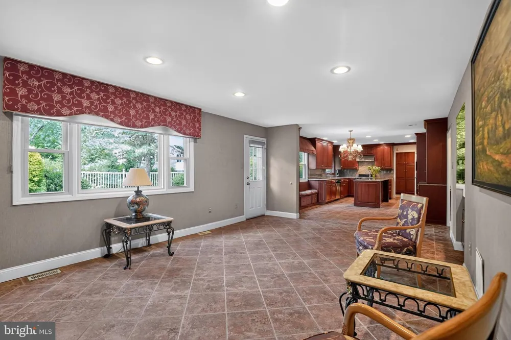 721 BUCKLEY ROAD Blue Bell, PA 19422