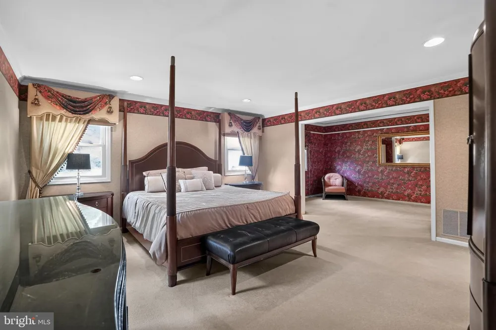 721 BUCKLEY ROAD Blue Bell, PA 19422