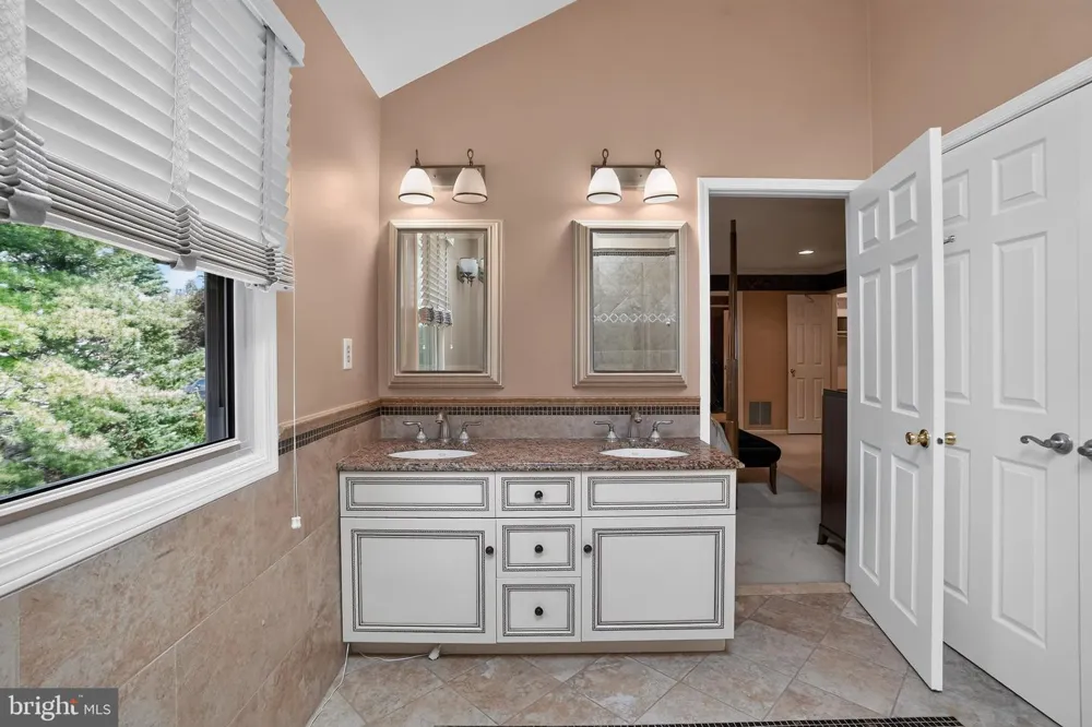721 BUCKLEY ROAD Blue Bell, PA 19422
