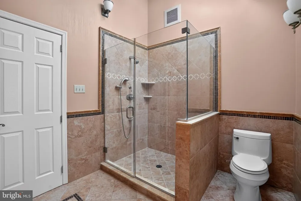 721 BUCKLEY ROAD Blue Bell, PA 19422