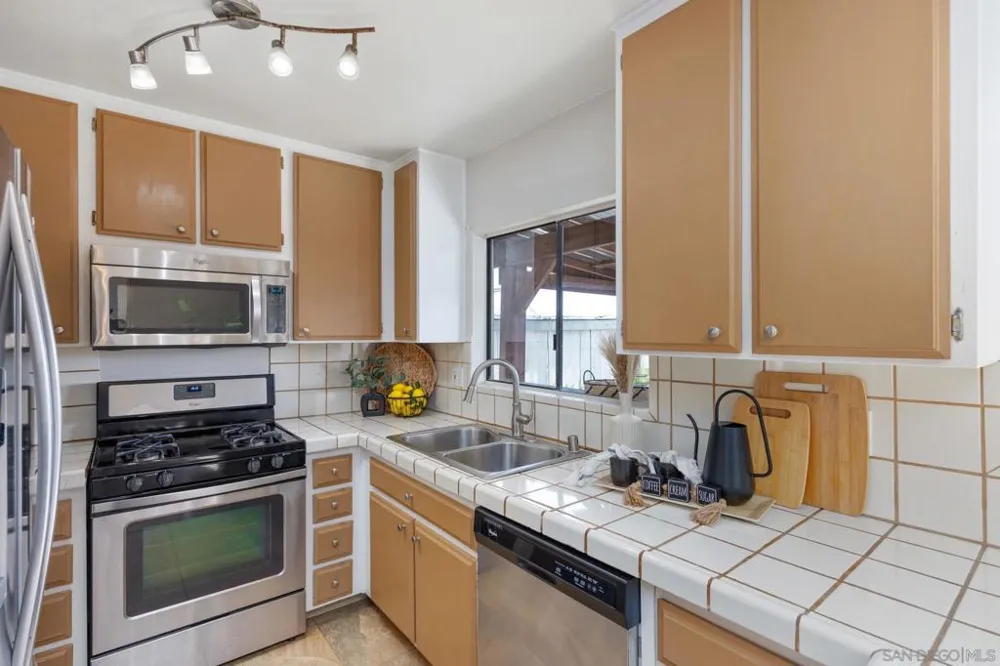 627 13th St #23 San Diego, CA 92154