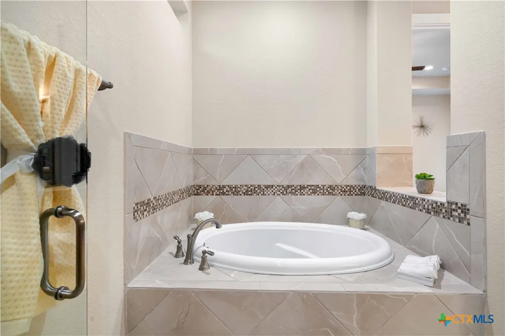 797 Lilly Bluff Castroville, TX 78009