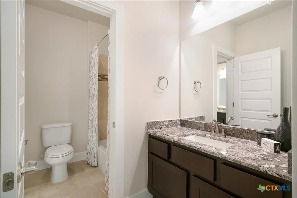 797 Lilly Bluff Castroville, TX 78009