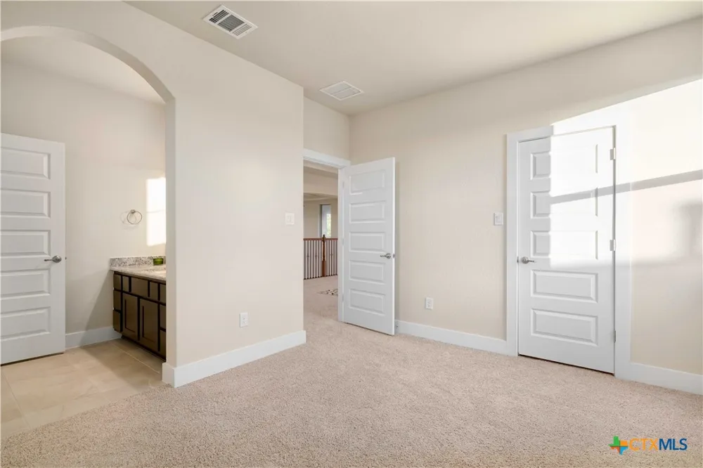 797 Lilly Bluff Castroville, TX 78009