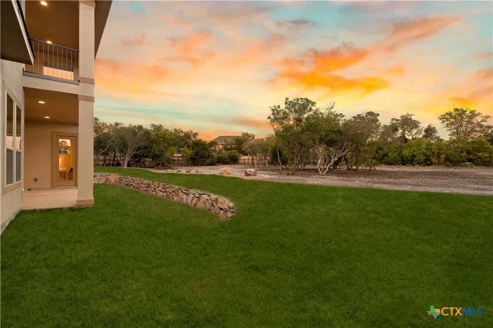 797 Lilly Bluff Castroville, TX 78009