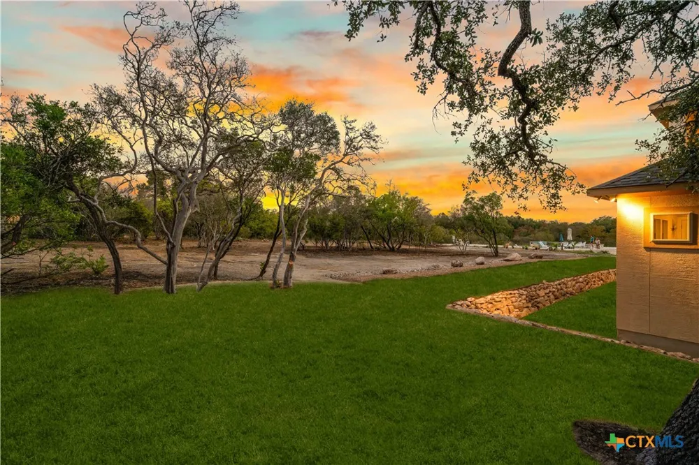 797 Lilly Bluff Castroville, TX 78009