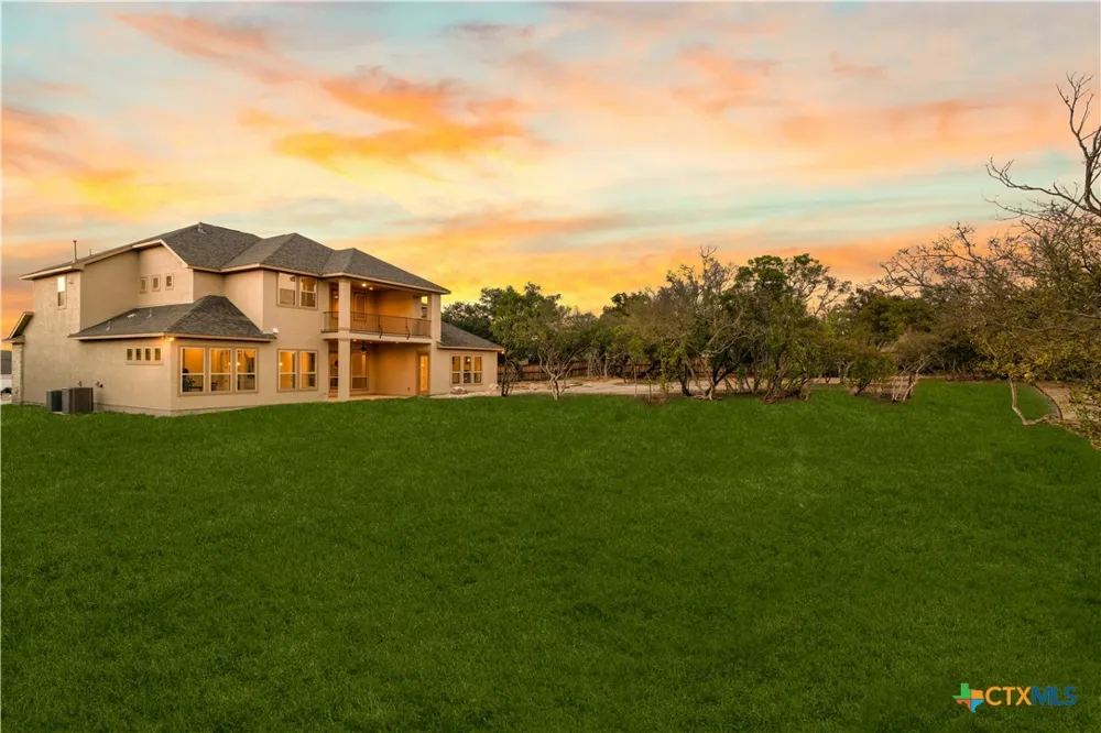 797 Lilly Bluff Castroville, TX 78009