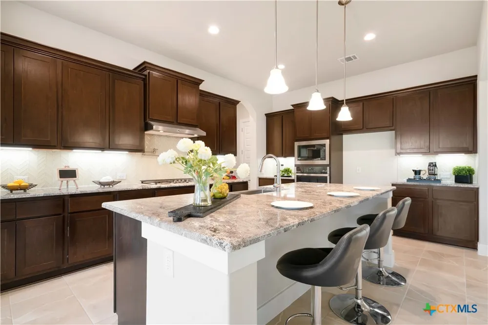 797 Lilly Bluff Castroville, TX 78009