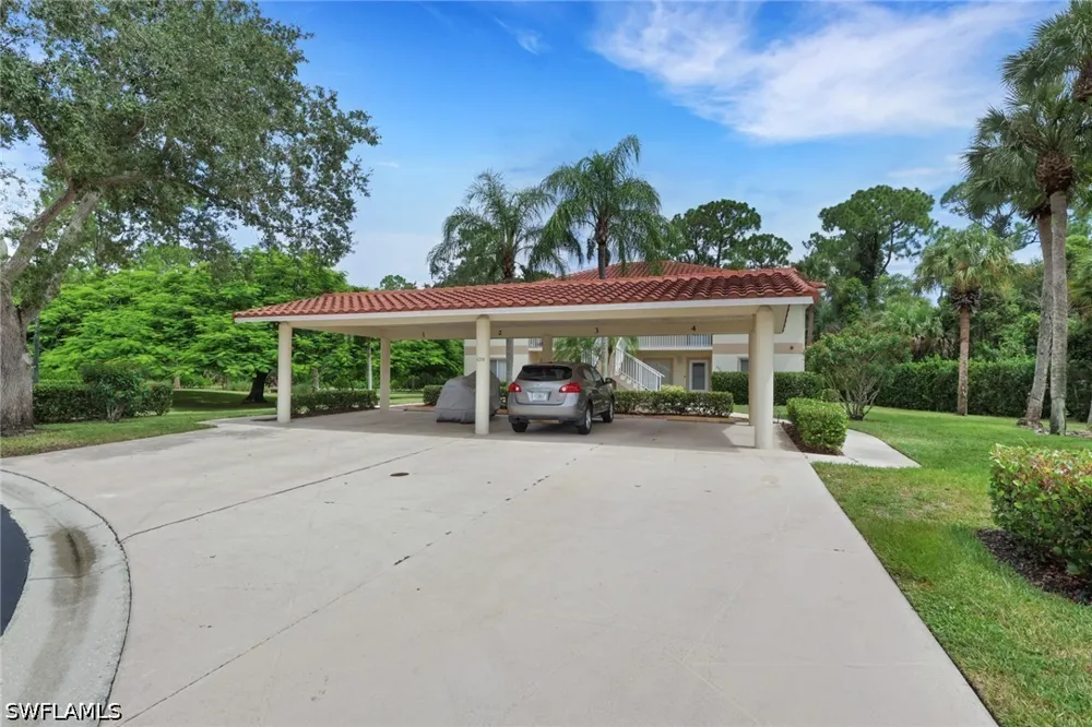 Luisa Court #4 Naples, FL 34104