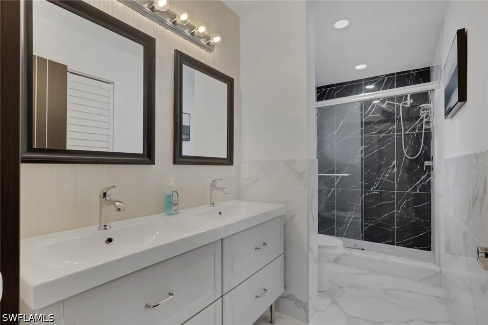 Luisa Court #4 Naples, FL 34104