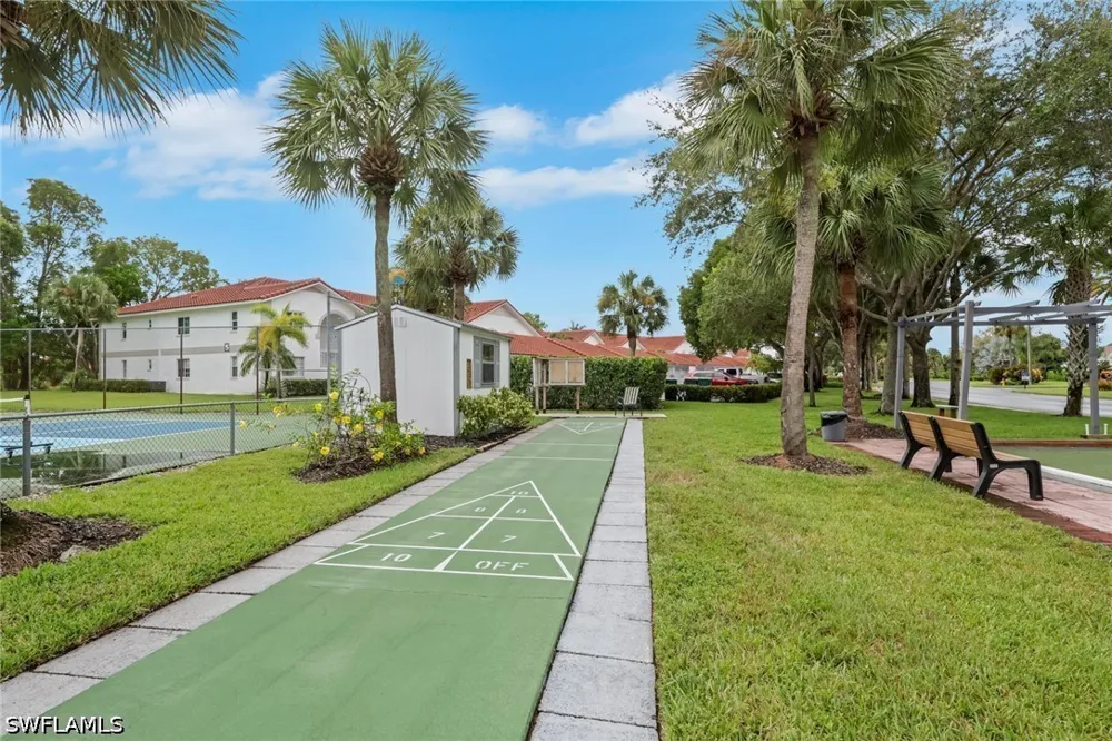 Luisa Court #4 Naples, FL 34104
