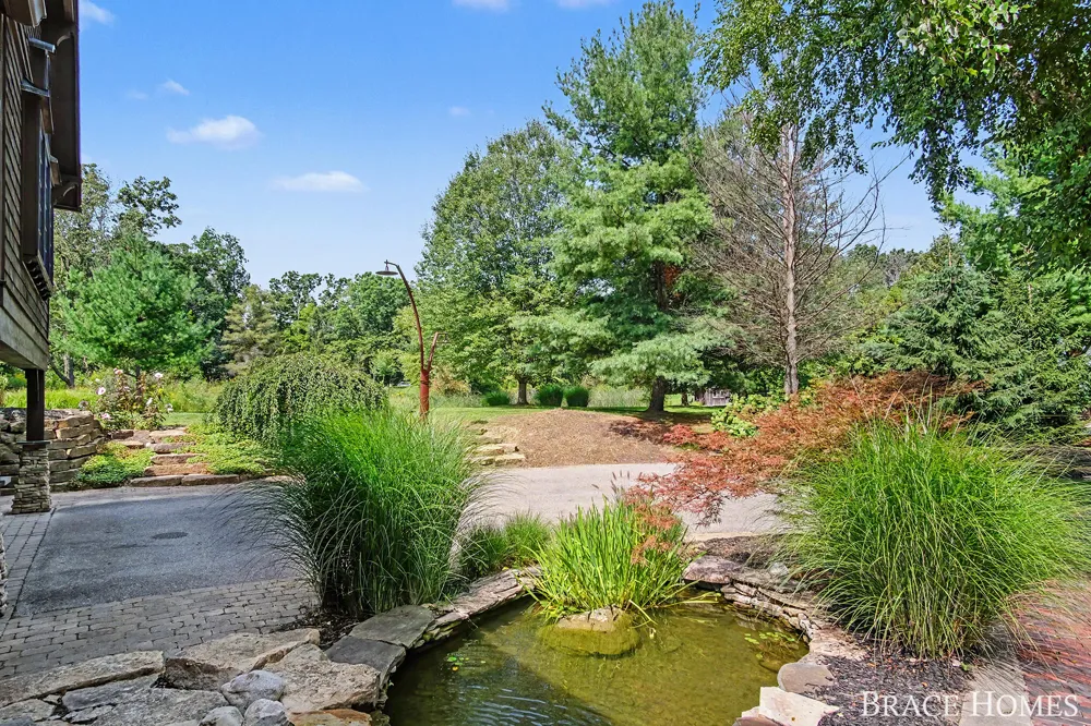 5501 Canyon River Drive NE Ada, MI 49301