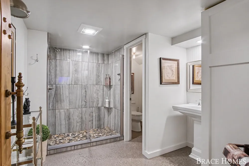5501 Canyon River Drive NE Ada, MI 49301