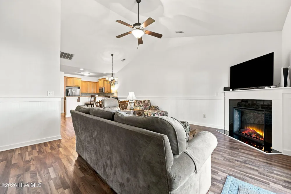 2205 Dovedale Drive #B Greenville, NC 27834