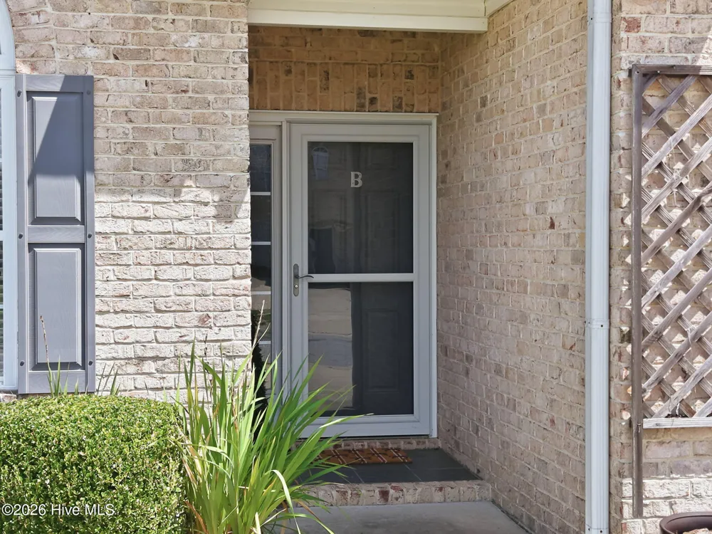 2205 Dovedale Drive #B Greenville, NC 27834