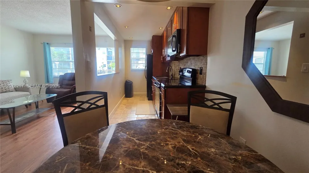415 NE 2nd St #105 Hallandale Beach, FL 33009