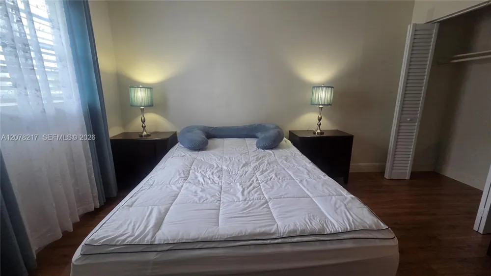 415 NE 2nd St #105 Hallandale Beach, FL 33009