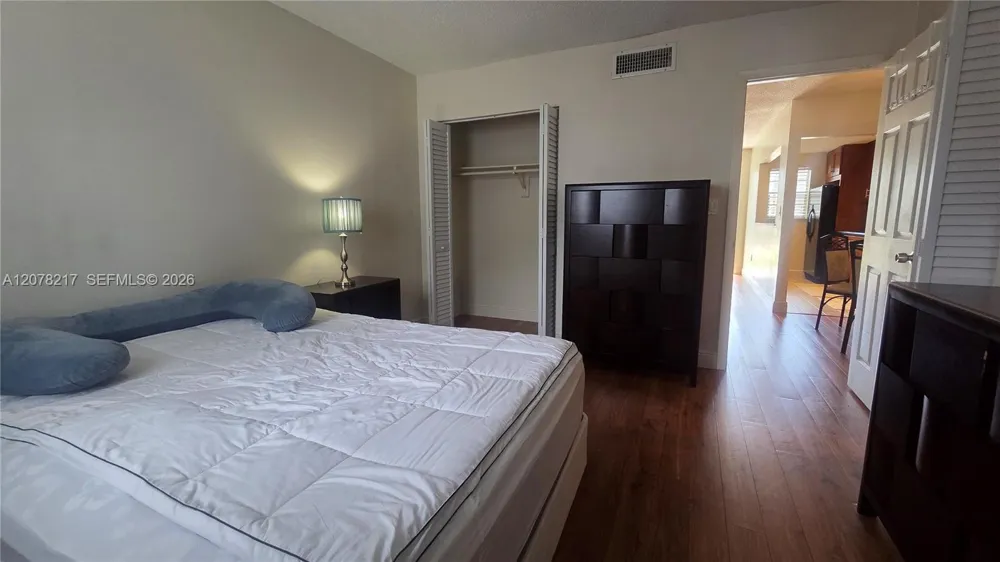 415 NE 2nd St #105 Hallandale Beach, FL 33009