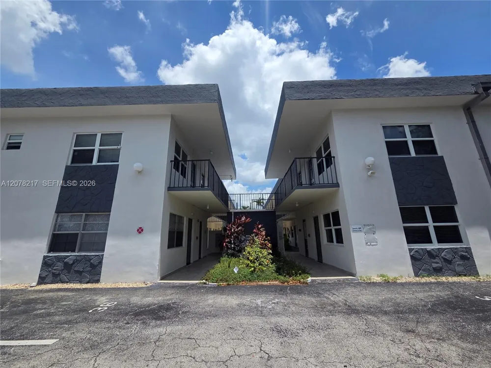 415 NE 2nd St #105 Hallandale Beach, FL 33009