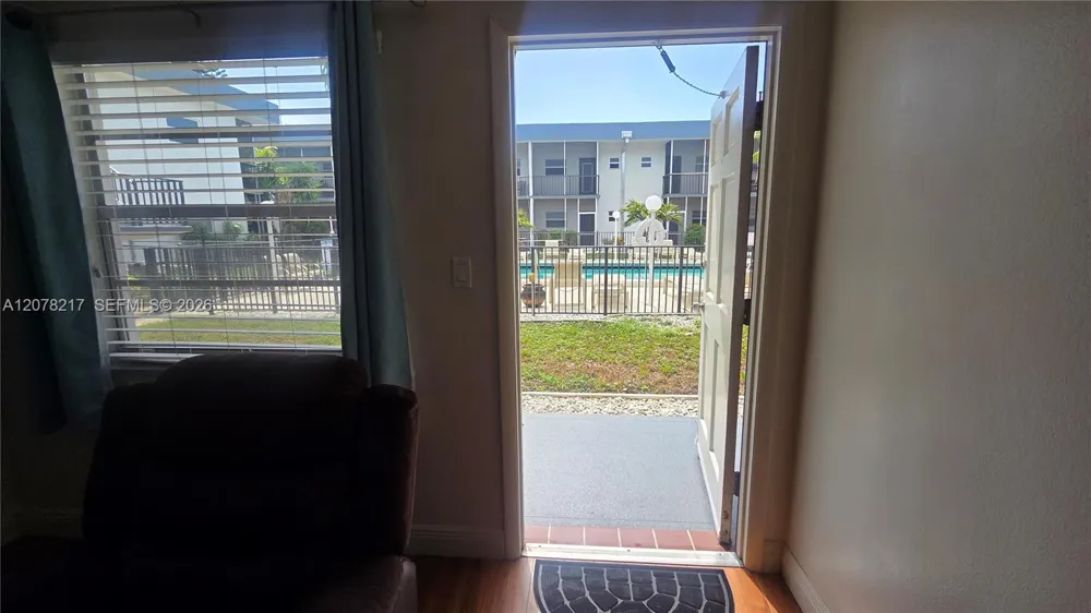 415 NE 2nd St #105 Hallandale Beach, FL 33009