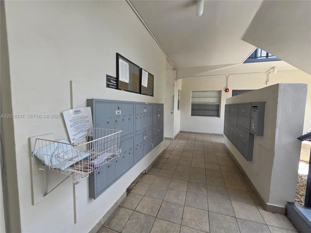 415 NE 2nd St #105 Hallandale Beach, FL 33009