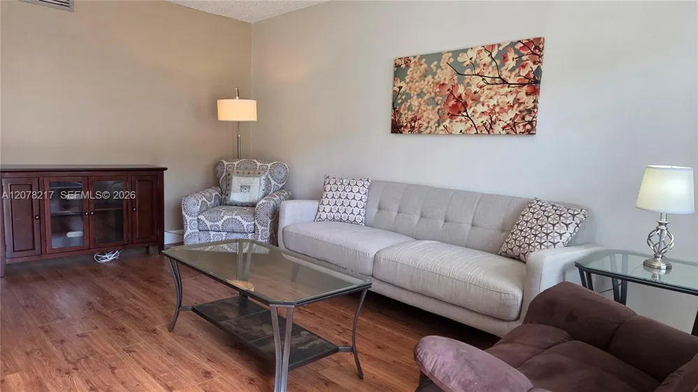 415 NE 2nd St #105 Hallandale Beach, FL 33009