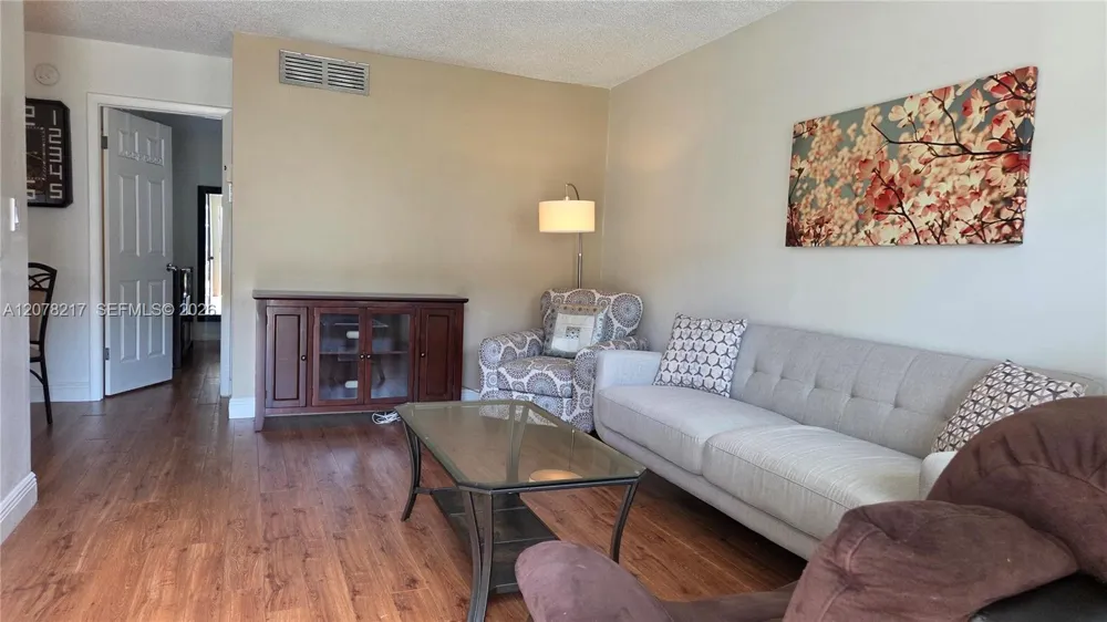 415 NE 2nd St #105 Hallandale Beach, FL 33009