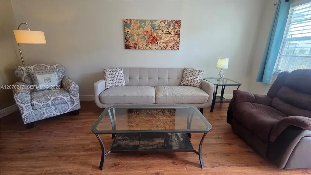 415 NE 2nd St #105 Hallandale Beach, FL 33009