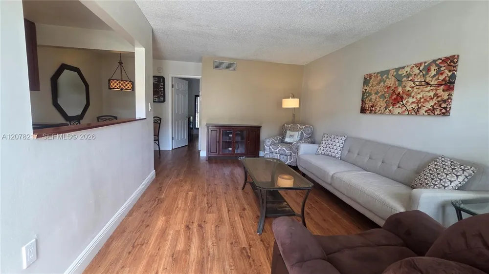 415 NE 2nd St #105 Hallandale Beach, FL 33009