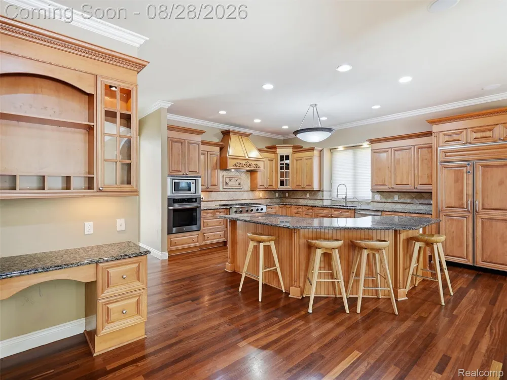 6933 Kirkbridge Hill West Bloomfield Charter Township, MI 48322