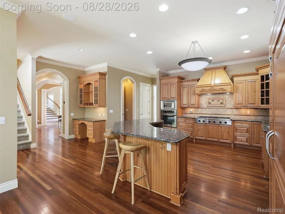 6933 Kirkbridge Hill West Bloomfield Charter Township, MI 48322