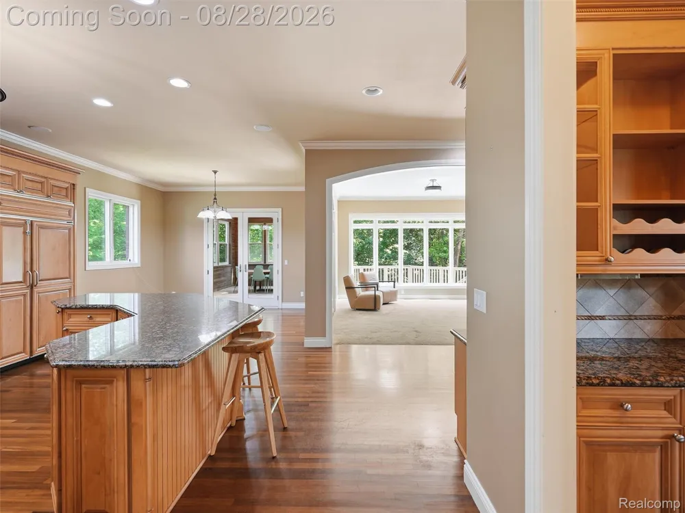 6933 Kirkbridge Hill West Bloomfield Charter Township, MI 48322