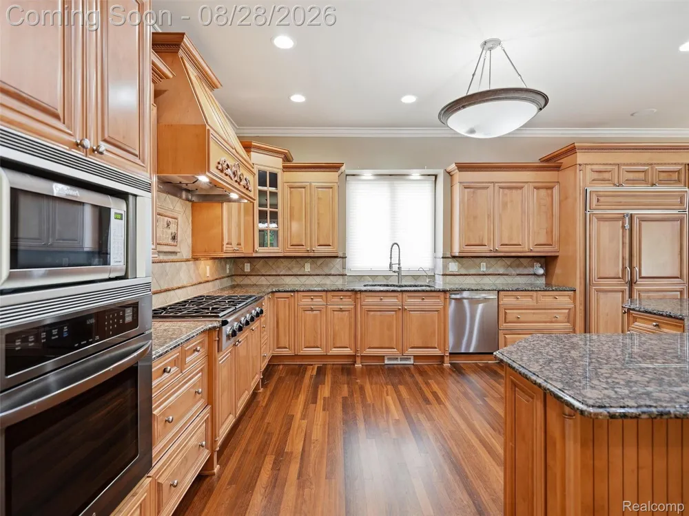 6933 Kirkbridge Hill West Bloomfield Charter Township, MI 48322