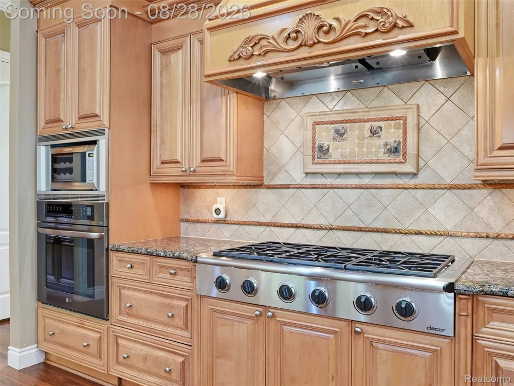 6933 Kirkbridge Hill West Bloomfield Charter Township, MI 48322