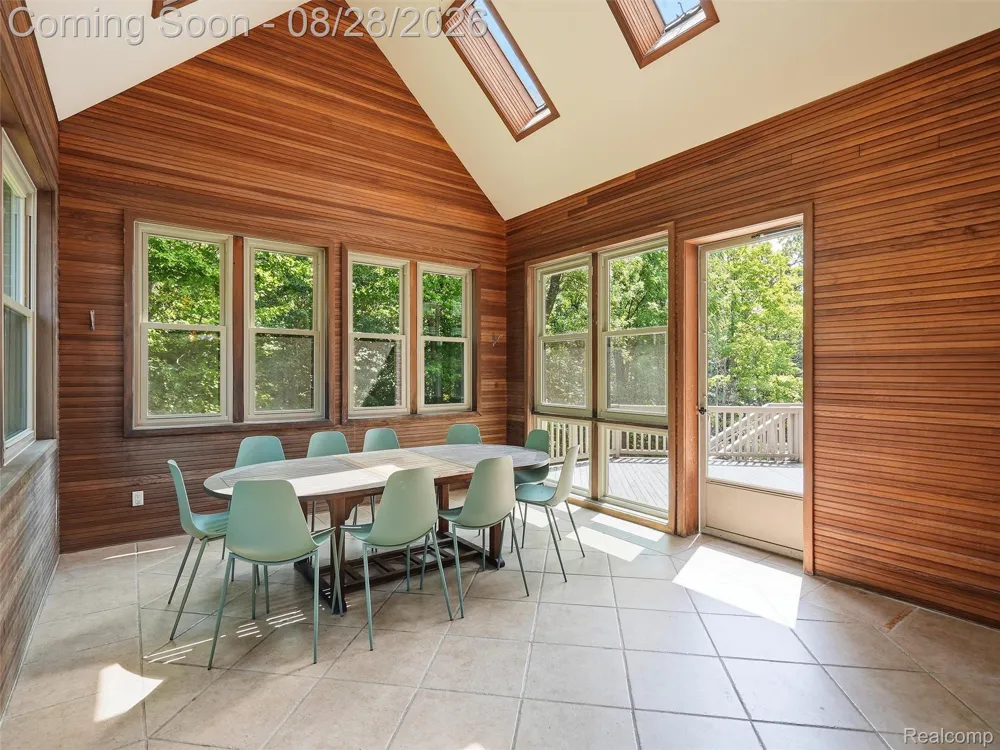 6933 Kirkbridge Hill West Bloomfield Charter Township, MI 48322