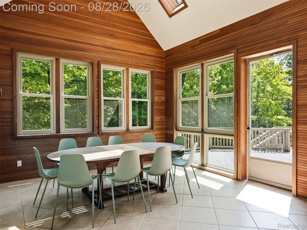 6933 Kirkbridge Hill West Bloomfield Charter Township, MI 48322