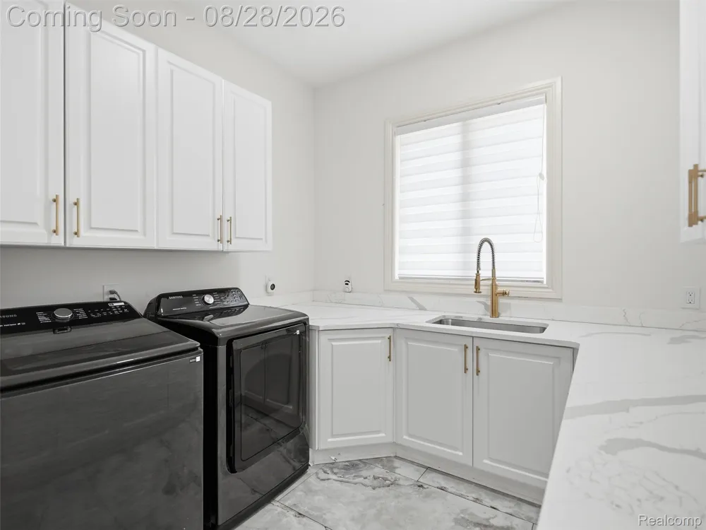 6933 Kirkbridge Hill West Bloomfield Charter Township, MI 48322