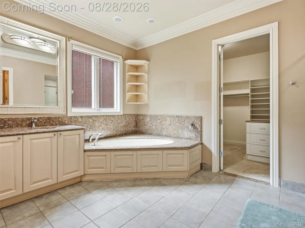 6933 Kirkbridge Hill West Bloomfield Charter Township, MI 48322