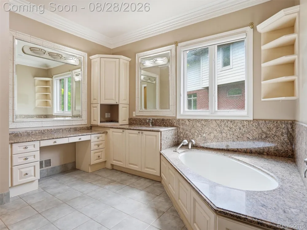 6933 Kirkbridge Hill West Bloomfield Charter Township, MI 48322