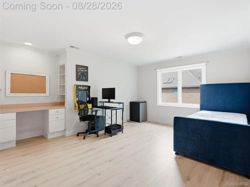 6933 Kirkbridge Hill West Bloomfield Charter Township, MI 48322