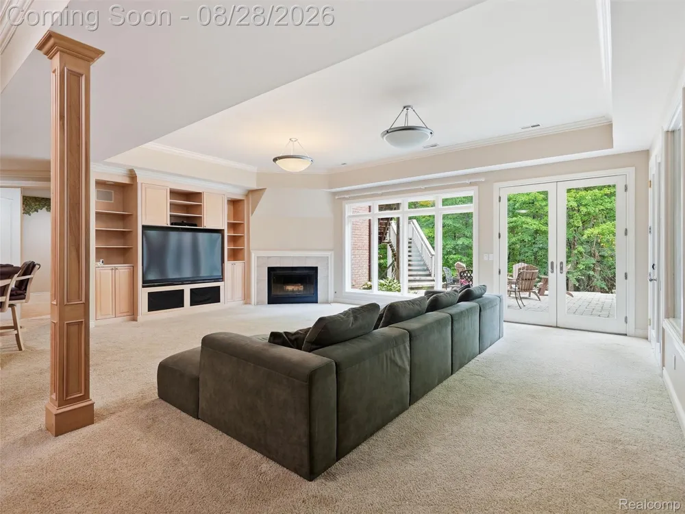 6933 Kirkbridge Hill West Bloomfield Charter Township, MI 48322