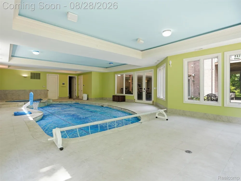 6933 Kirkbridge Hill West Bloomfield Charter Township, MI 48322