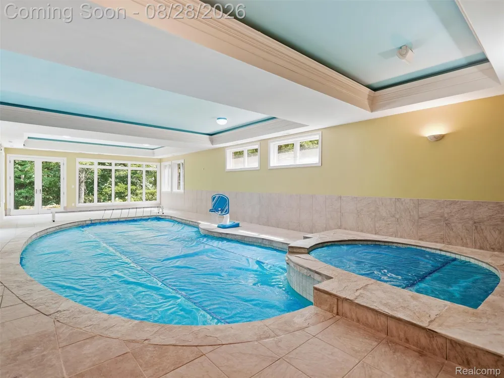 6933 Kirkbridge Hill West Bloomfield Charter Township, MI 48322