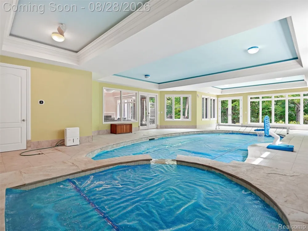 6933 Kirkbridge Hill West Bloomfield Charter Township, MI 48322