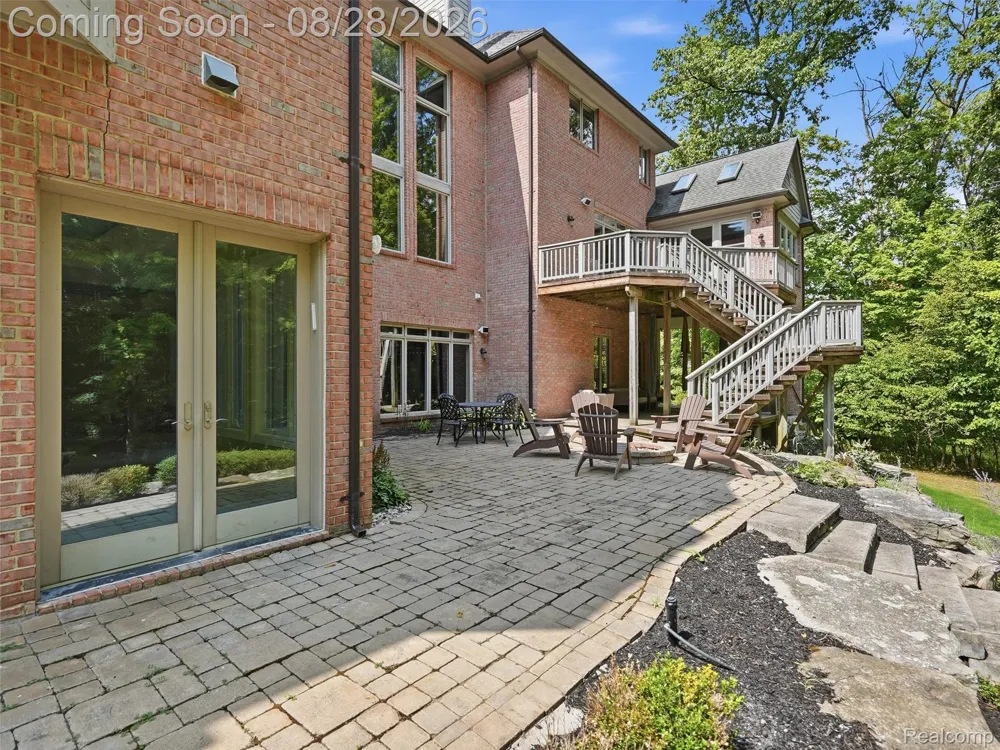 6933 Kirkbridge Hill West Bloomfield Charter Township, MI 48322