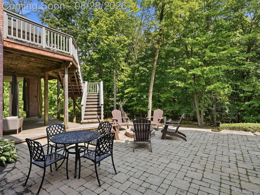 6933 Kirkbridge Hill West Bloomfield Charter Township, MI 48322