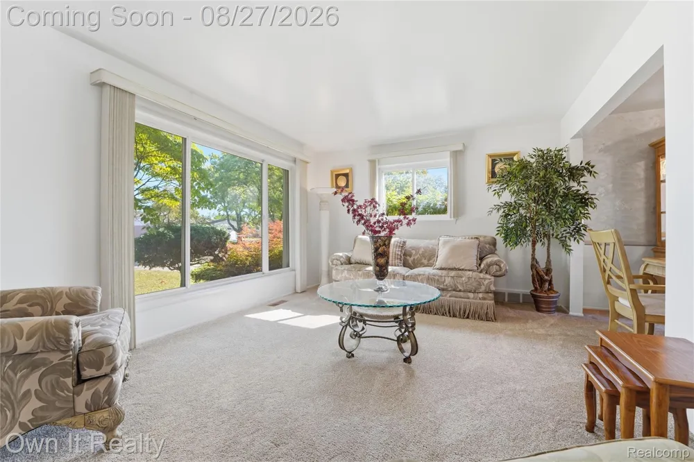 27025 Havelock Drive Dearborn Heights City, MI 48127